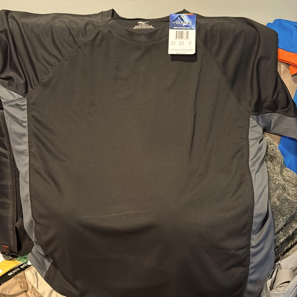 Black and grey Kanu surf T shirt